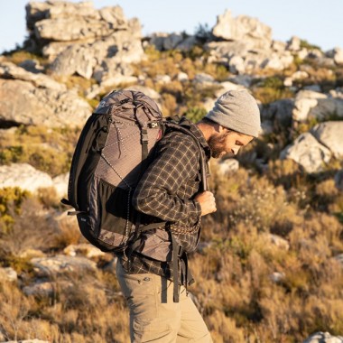 Рюкзак туристический NATUREHIKE Rock, 60L+5L, 26х18х67см, черный