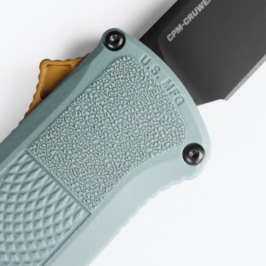 Нож складной BENCHMADE Shootout, Grivory Sage Green, Cru-Wear клинок черн. P 8,9 см