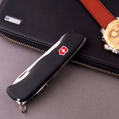 Нож перочинный Victorinox Picknicker (0.8353.3) 111 мм 11 функций черный 