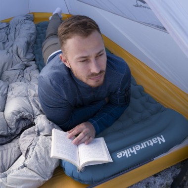 Матрас надувной NATUREHIKE FC-12, с насосом, 198х59х6.5см